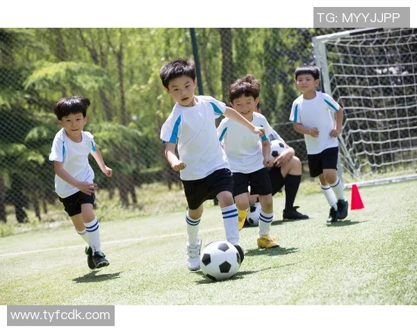 小学生足球训练视频全攻略助力孩子们快乐成长与技能提升